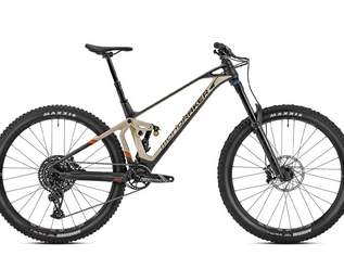 Mondraker Superfoxy Carbon R - M, 4139 €, Auto & Fahrrad-Fahrräder in Österreich